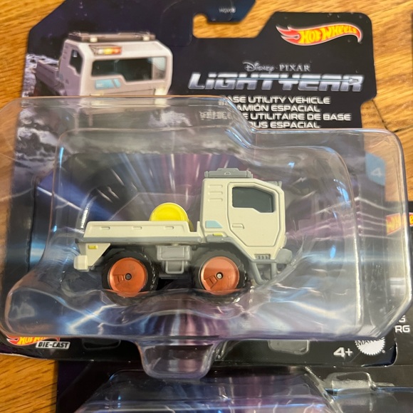 - - 6 disney buzz light year vehicles hot wheels - Picture 4 of 6